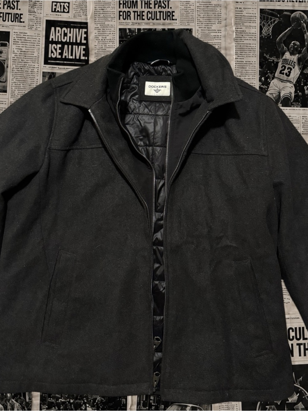 Dockers Men’s Black Zip-Up Lightweight Jacket